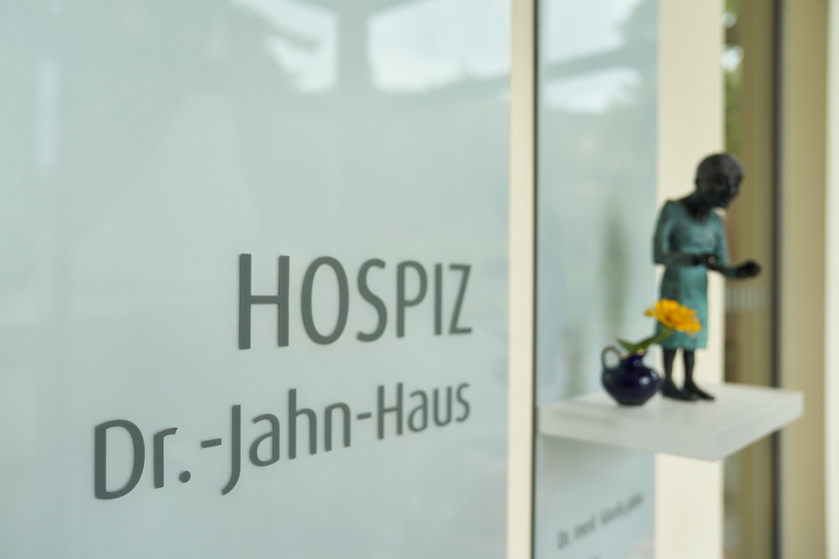 Stationäres Hospiz Dr.-Jahn-Haus - Eingangsbereich